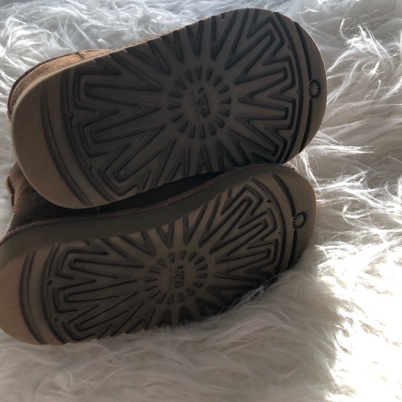 ❄️UGG Toddler/Kids Classic Short Boots - Picture 5 of 6